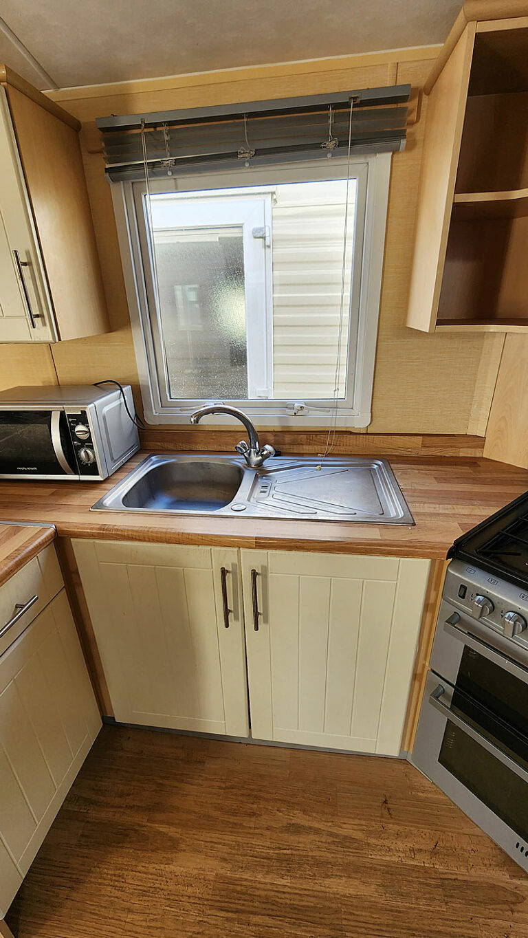 179 Willerby Savoy 28x12 Worcestershire Caravan Sales