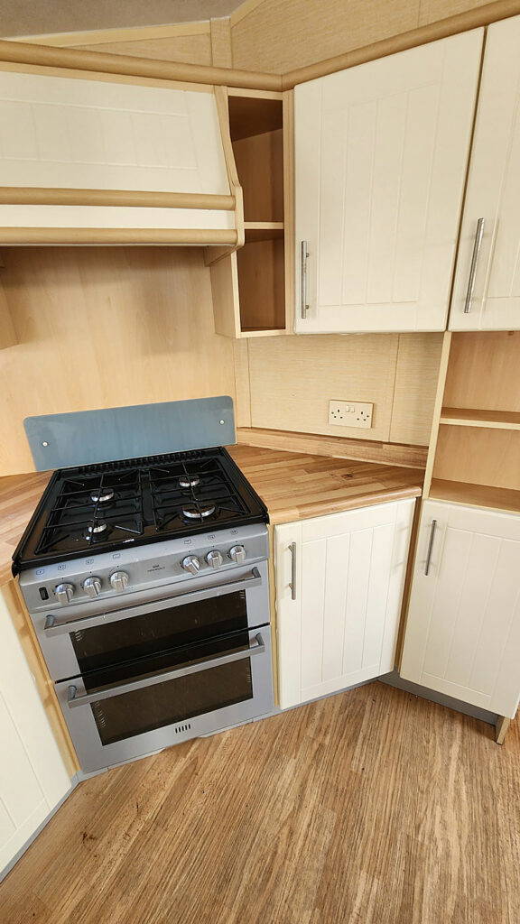 179 Willerby Savoy 28x12 Worcestershire Caravan Sales